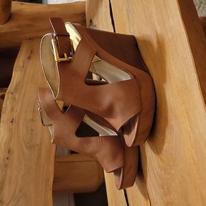 MICHAEL KORS COGNAC BROWN TAN LEATHER WEDGE HEELS SZ 5.5!!
